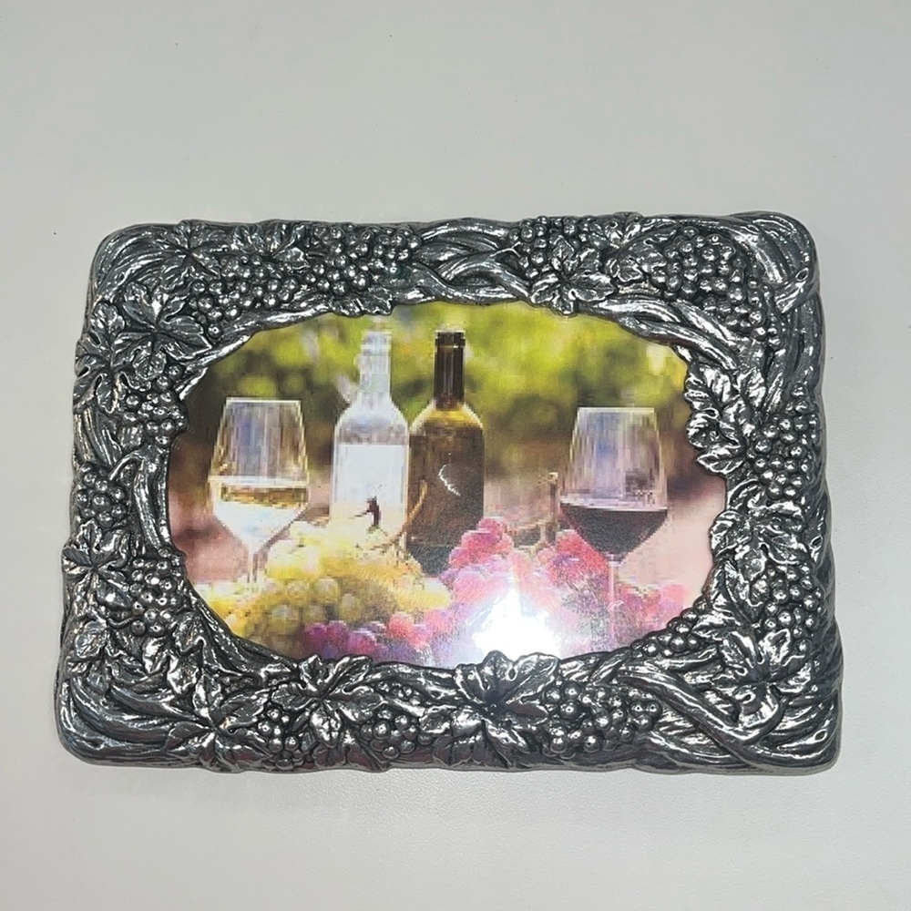 Arthur Court Grapes motif vintage 1990 raw aluminum 5x7 “ inch frame preowned
